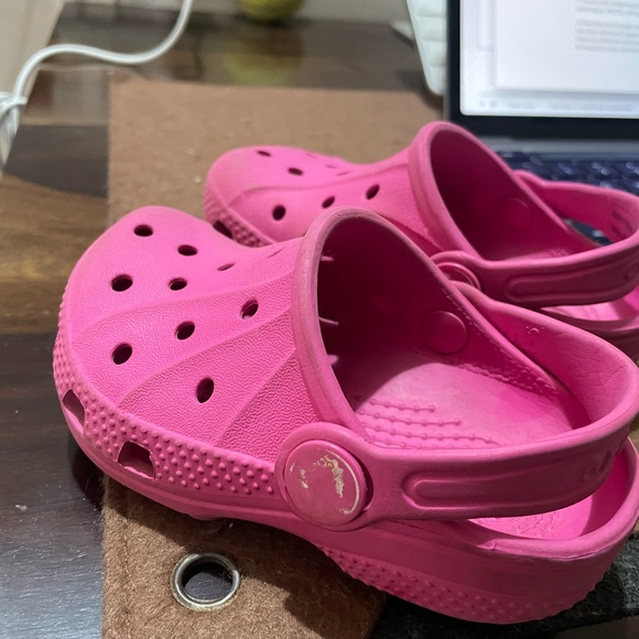 crocs Unisex-child Pink Clogs - 4.5 UK (C4C5) - Picture 2 of 4